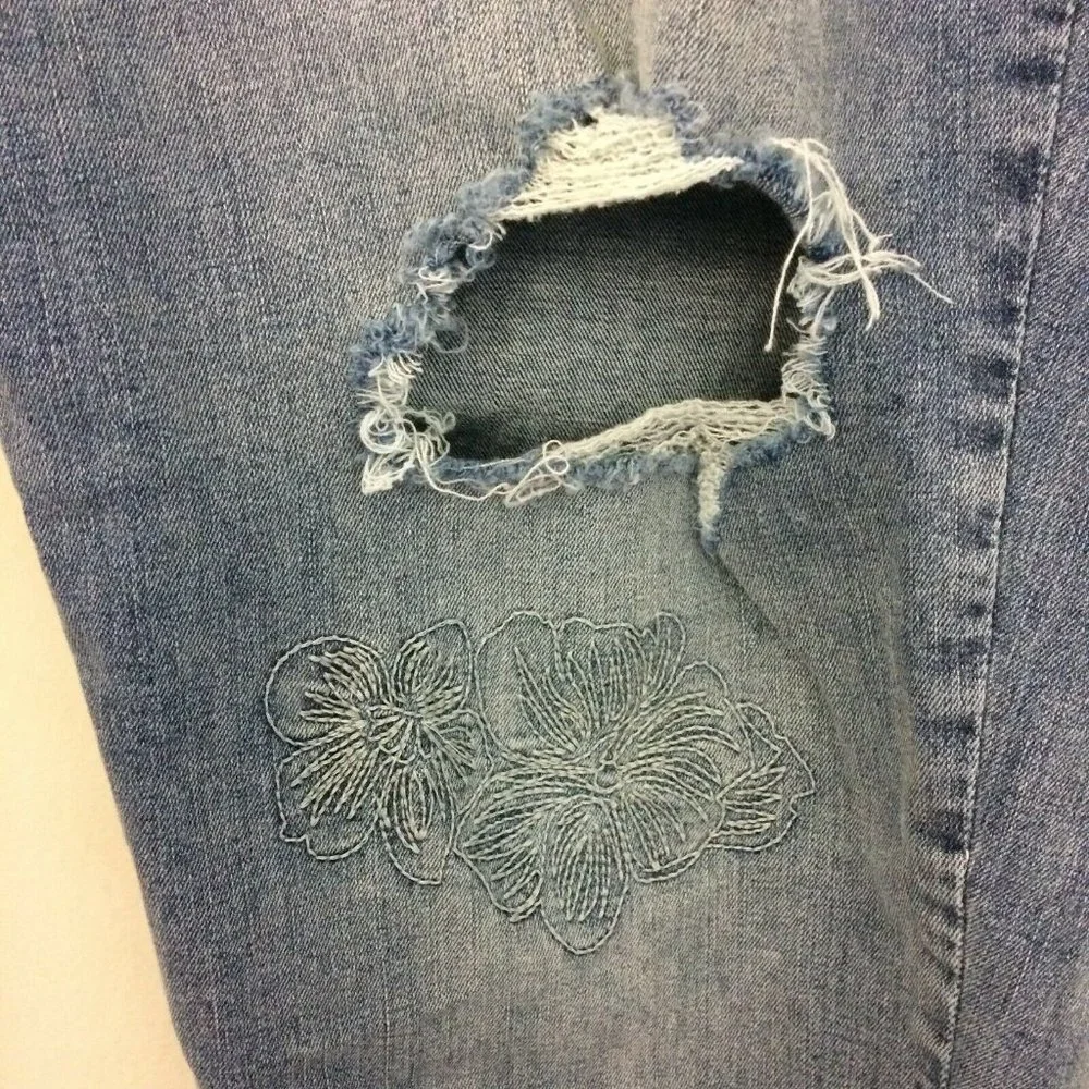 Lane Bryant Womens Plus Size 22 Jeans Skinny Floral Embroidered Distressed 47x30 - Picture 11 of 12